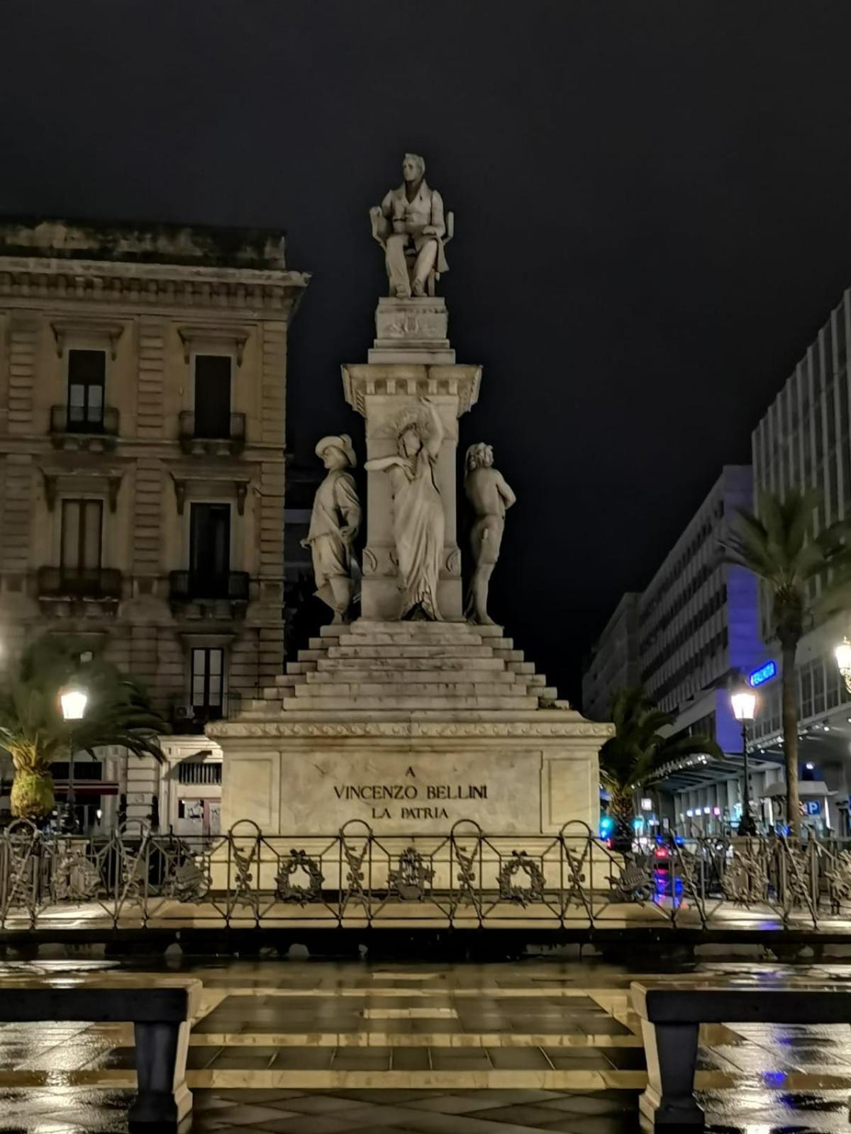 לינה וארוחת בוקר קטאניה Residenza Del Turista מראה חיצוני תמונה