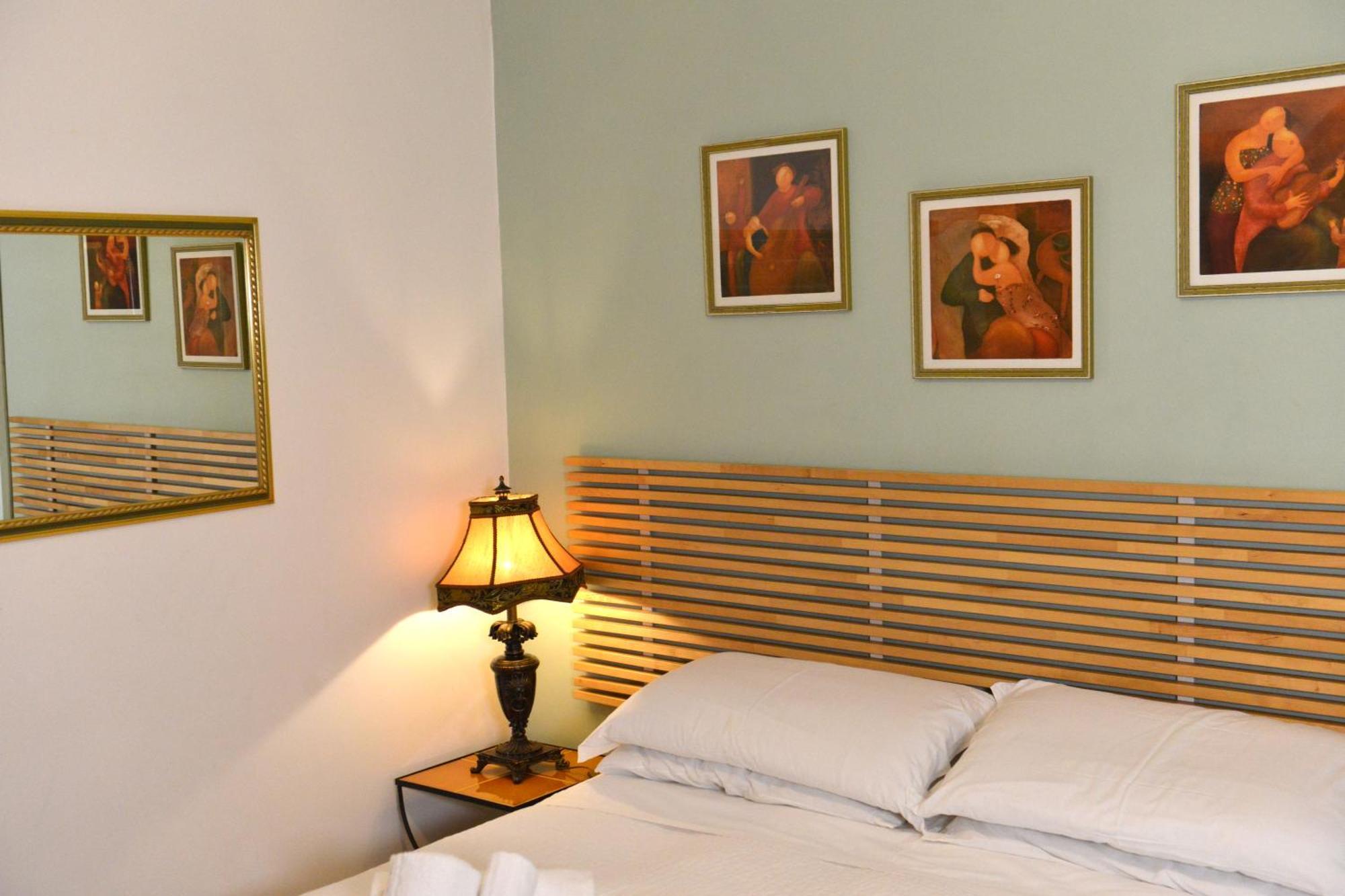 לינה וארוחת בוקר קטאניה Residenza Del Turista מראה חיצוני תמונה