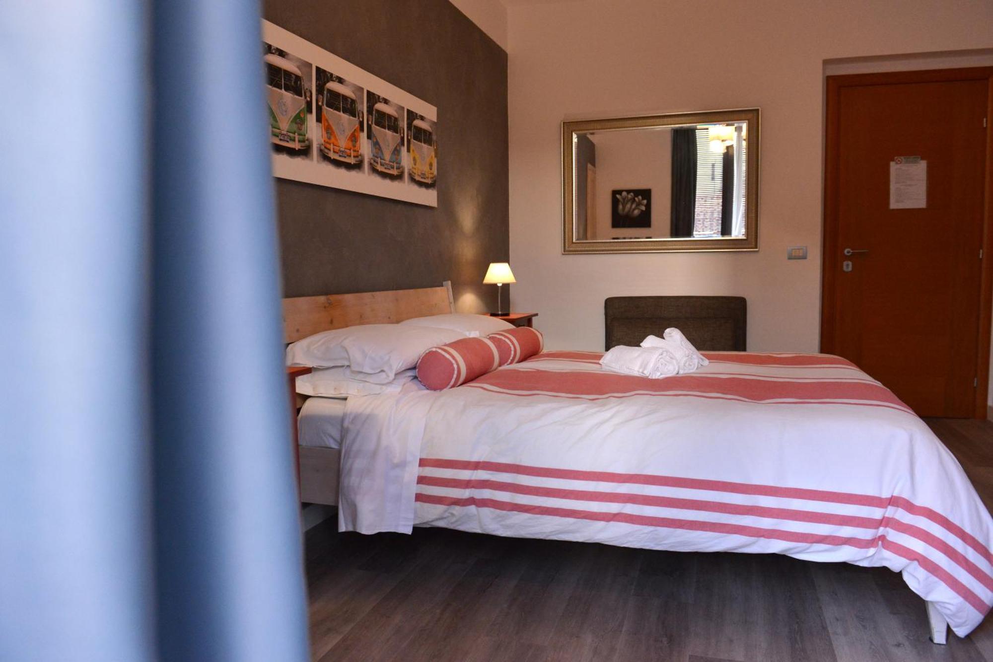 לינה וארוחת בוקר קטאניה Residenza Del Turista מראה חיצוני תמונה